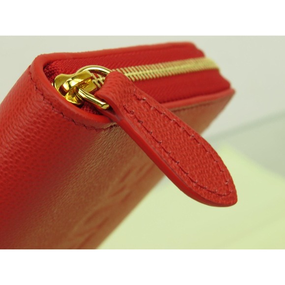 BURBERRY ELMORE RED LOGO EMBOSSED LEATHER ZIP AROUND CLUTCH CONTINENTAL WALLET - Picture 12 of 15